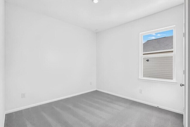 Building Photo - 18027 Lasso Mls Dr