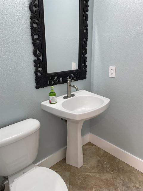 Building Photo - 1047 Cottage Way