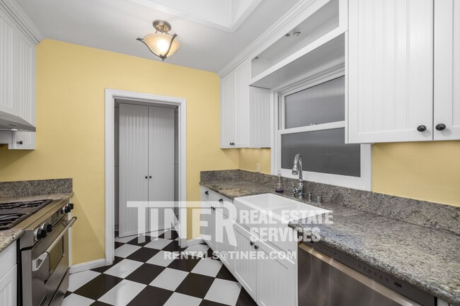 Building Photo - 3571 D St