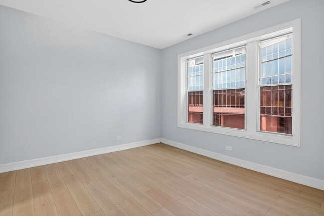 Building Photo - 5400 W 23rd St