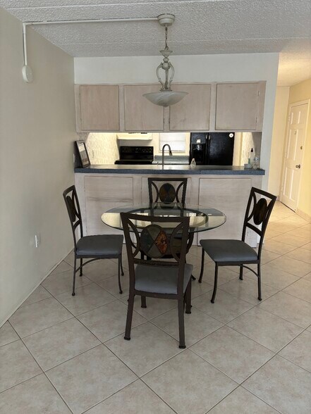 Building Photo - 12760 Indian Rocks Rd