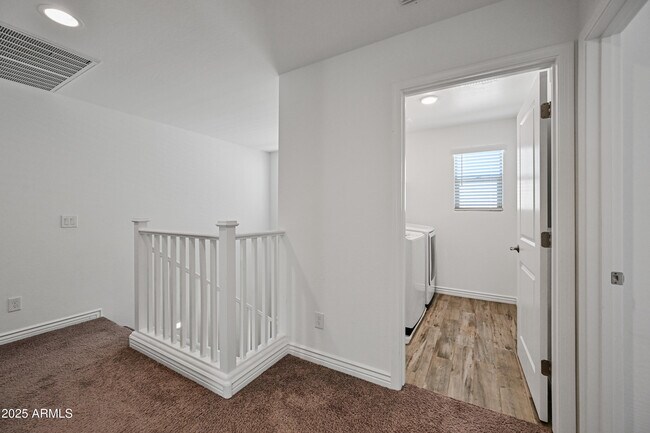Building Photo - 14435 W El Cortez Pl