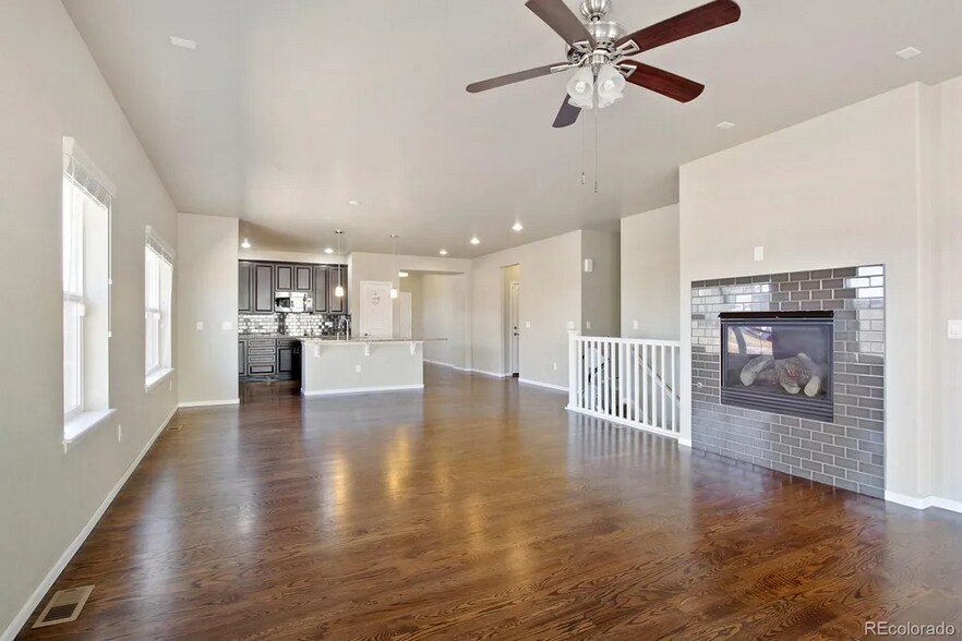 Building Photo - 6343 N Genoa Way