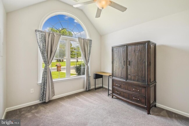 Building Photo - 102 Hunter's Way