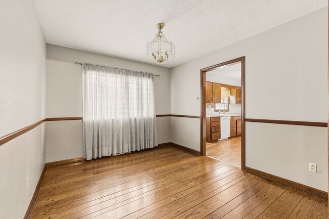 Building Photo - 3 bedroom 2 bath home located just off Grantline Rd.