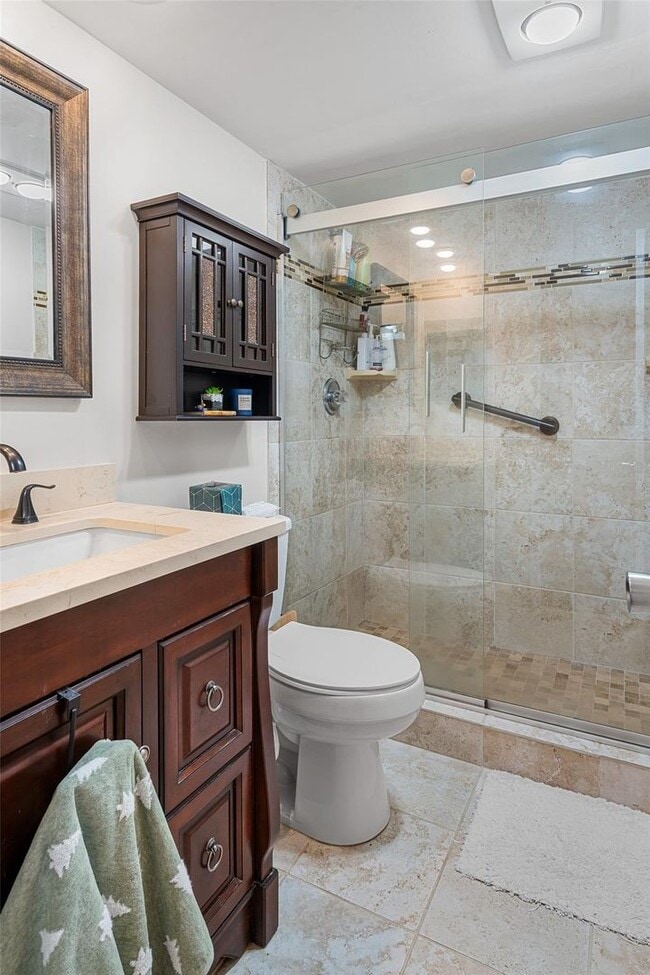 Building Photo - 3930 Oaks Clubhouse Dr