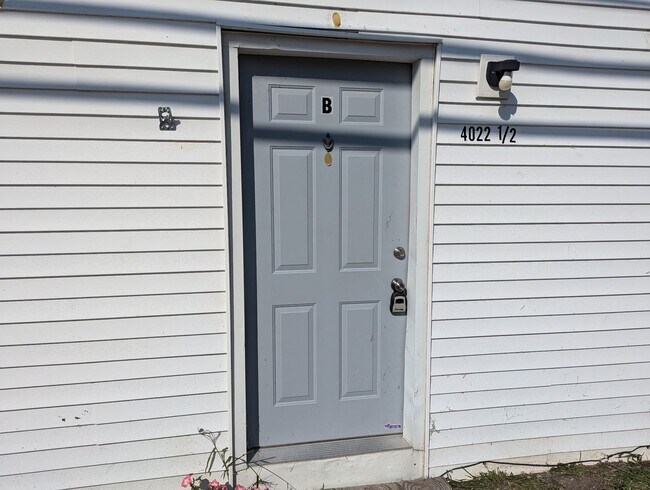 Building Photo - Dover Oaks LLC