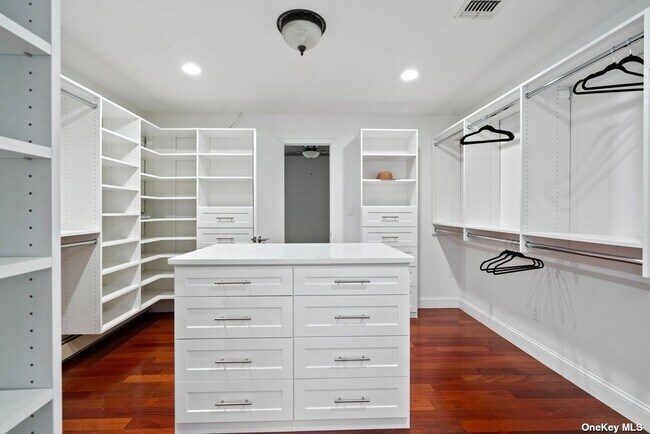 Building Photo - 29 The Grasslands