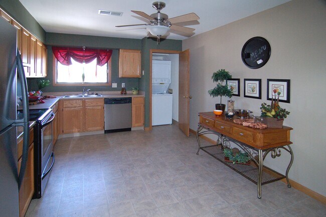 Building Photo - N58W23983 Hastings Ct