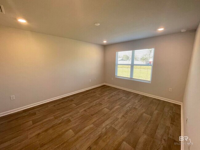 Building Photo - 14945 Forsythia Lp