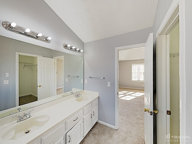Building Photo - 2611 Peregrine Ct
