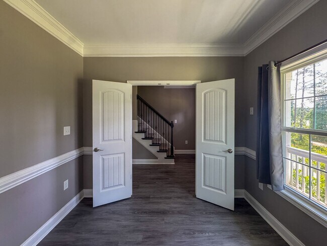 Building Photo - Beautiful 4 Bed 2.5 Bath Home in North Fayetteville