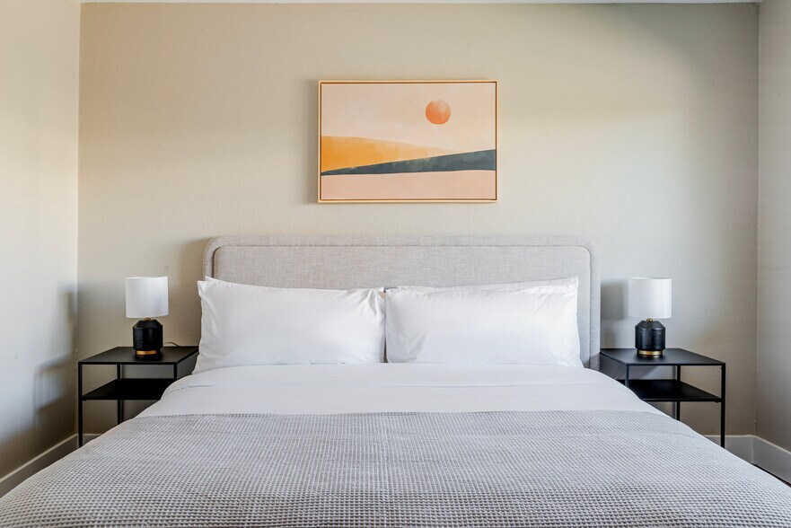 Building Photo - 644 Edgewater Blvd