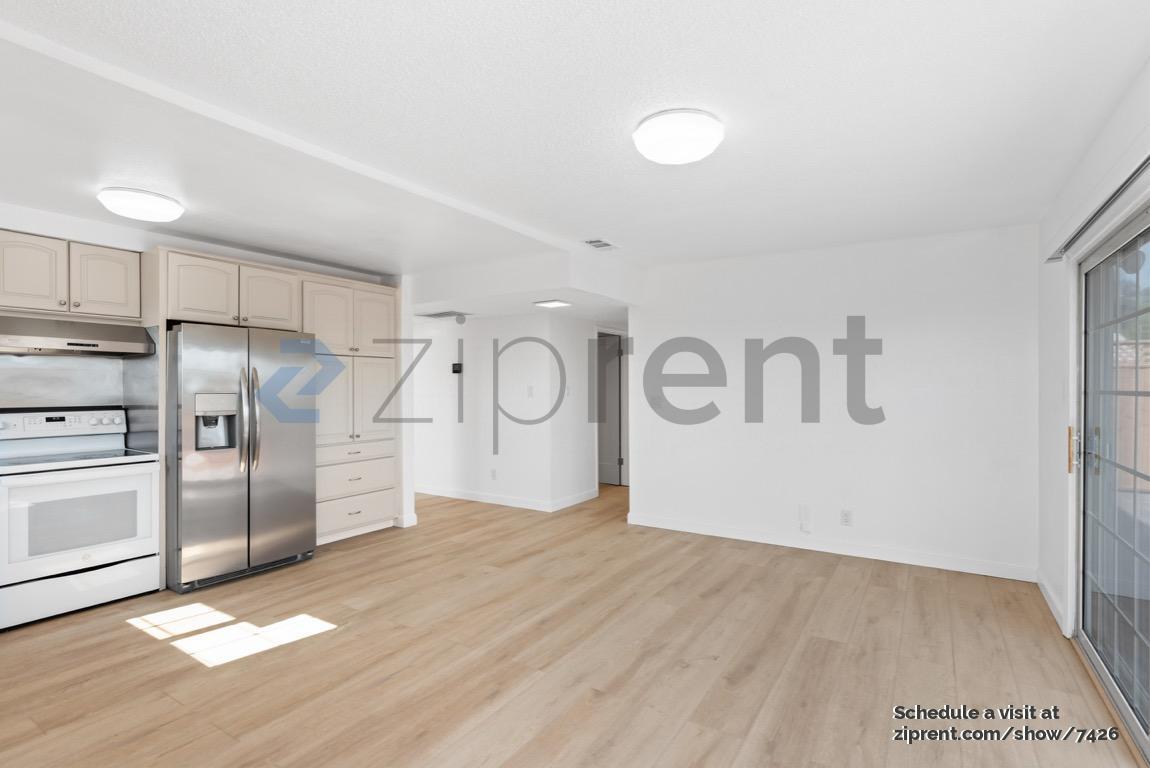 Building Photo - Unit