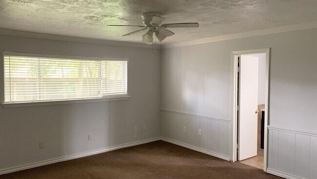 Building Photo - 11035 Vanderford Dr