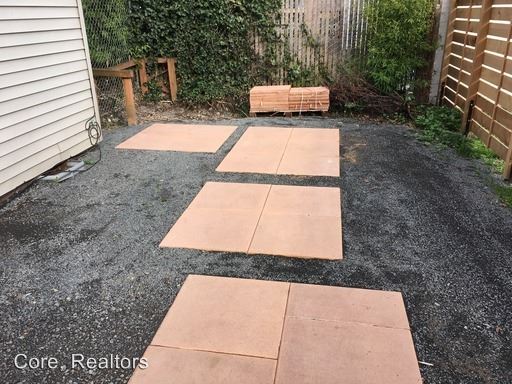 Building Photo - 8915 N Ivanhoe St