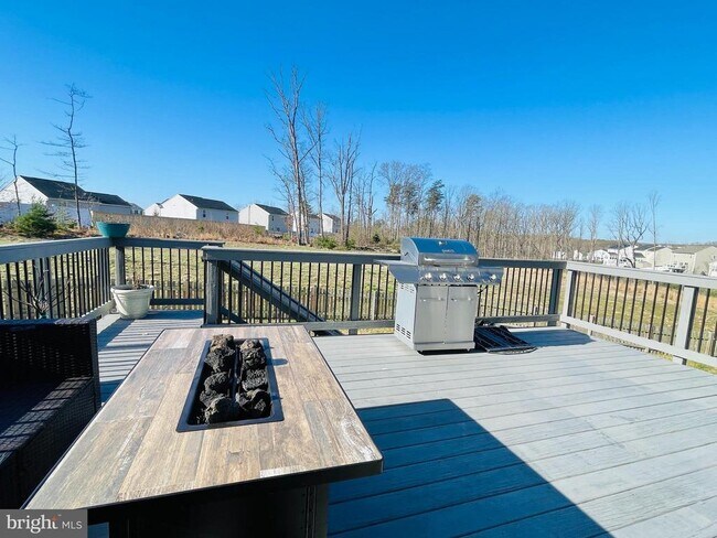 Building Photo - 73 Wellspring Dr