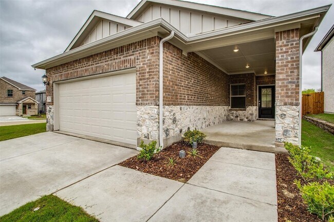 Building Photo - 612 McKenna Dr