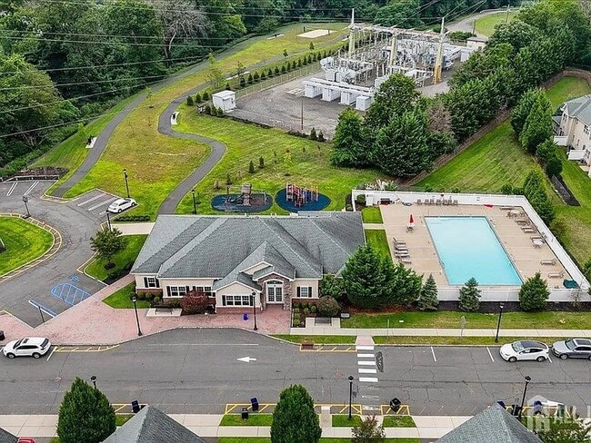 Building Photo - 72 Andrews Way