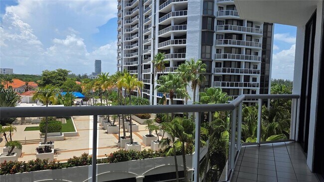 Building Photo - 3610 Yacht Club Dr