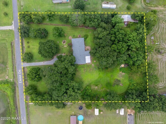 Building Photo - 681 Emar Dr