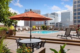 Building Photo - 66 9th St E