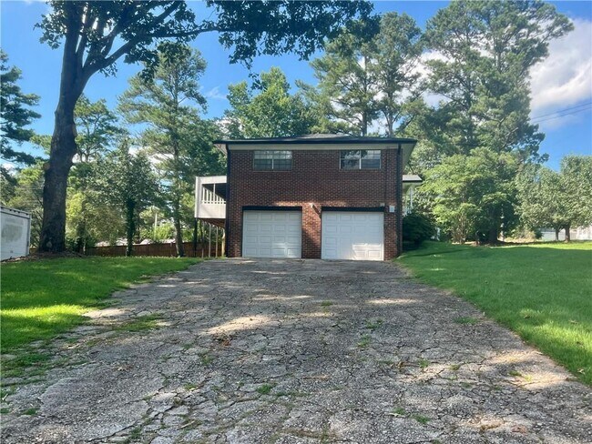 Building Photo - 6695 Courtney Dr