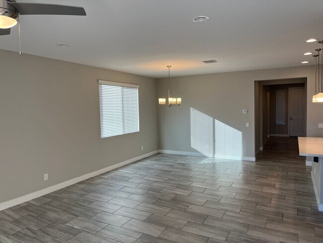 Building Photo - 3865 S 183rd Dr