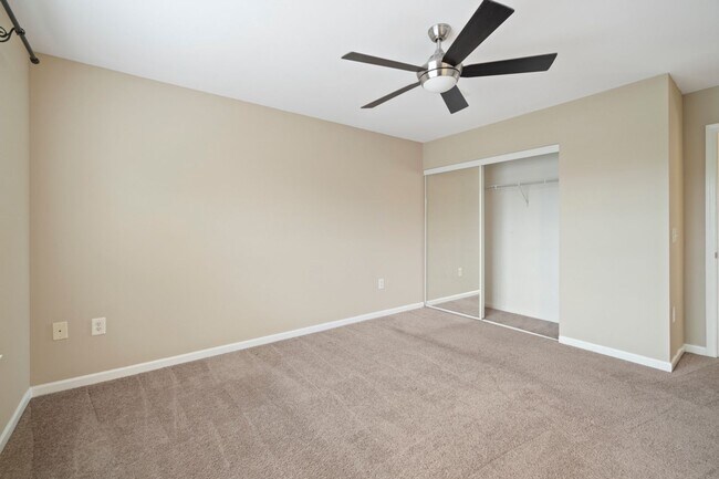 Building Photo - Located in Highland Creek