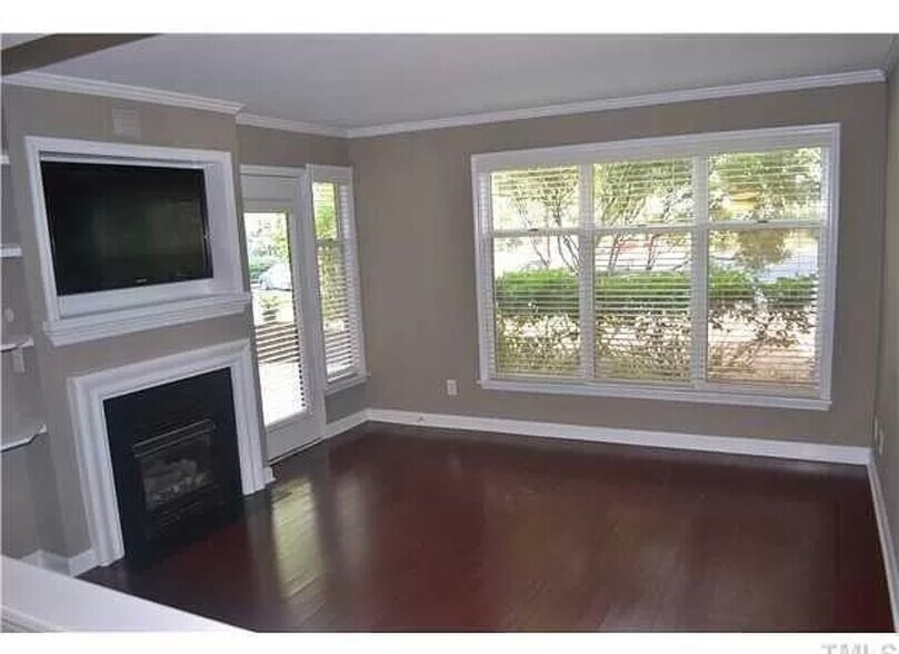 Building Photo - 1221 Westview Ln