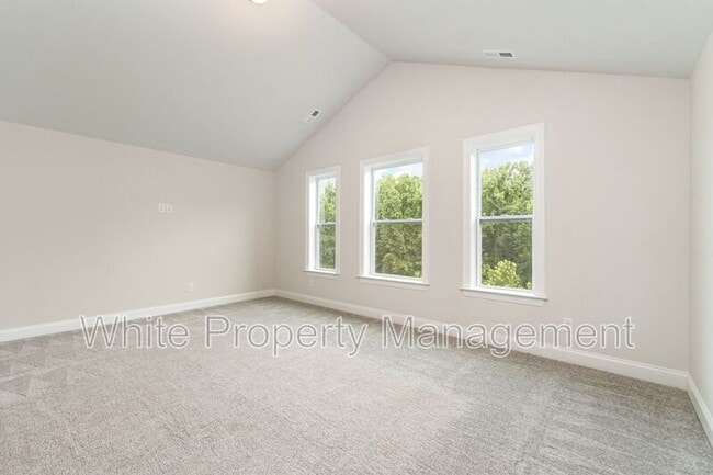 Building Photo - 209 Forsythia Ln