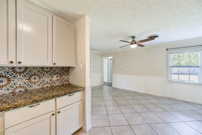 Building Photo - 5317 Crestmont St