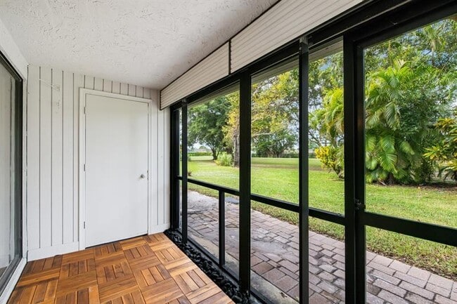 Building Photo - 3701 Arelia Dr