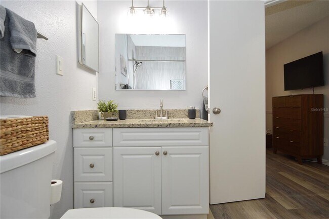 Building Photo - 8754 Mallard Reserve Dr