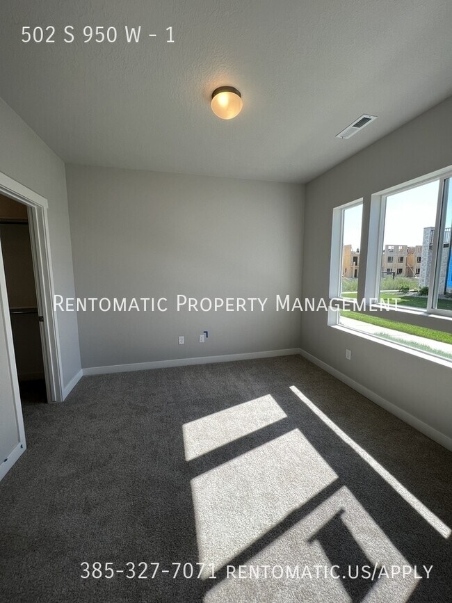 Building Photo - 502 S 950 W