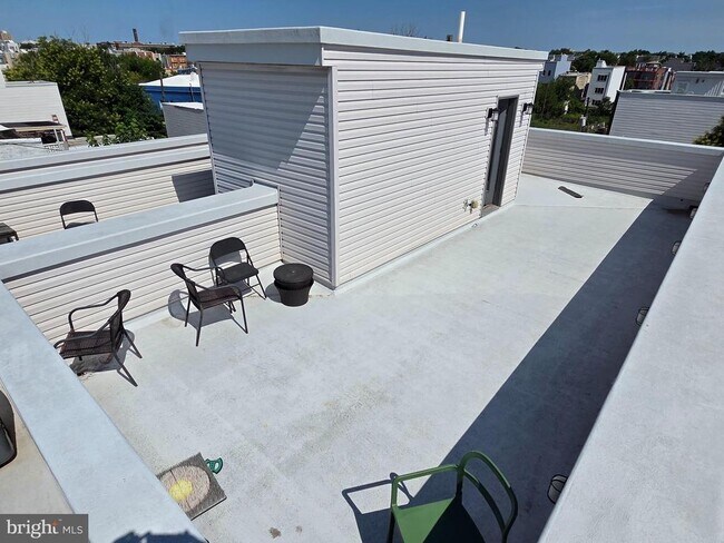 Building Photo - 417 W Berks St