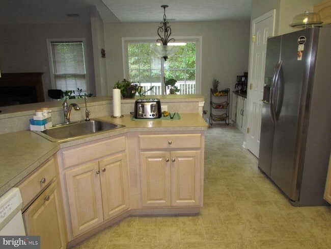 Building Photo - 23240 Willow Creek Way