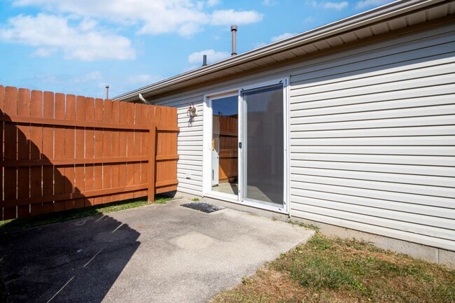 Building Photo - Two Bedroom Apartment