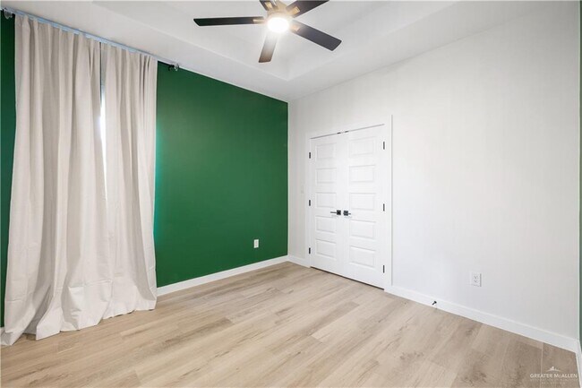 Building Photo - 32 Astrid St