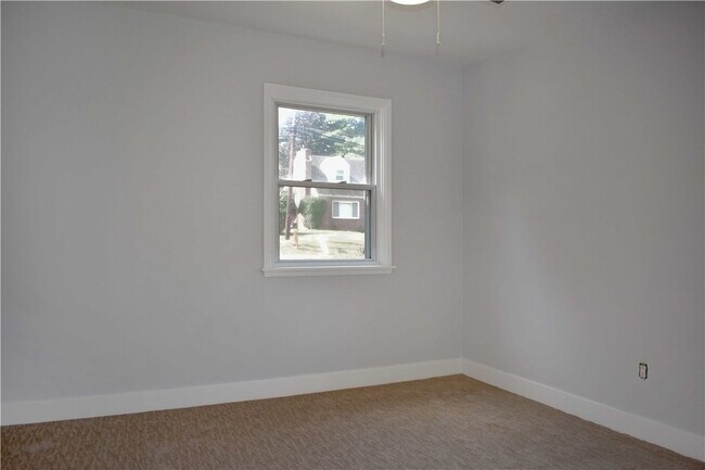 Building Photo - 905 Burchfield Rd