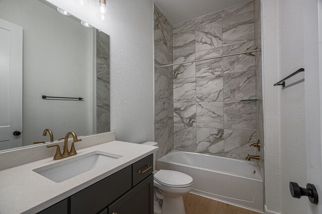 Building Photo - 564 Tawny Rim Dr