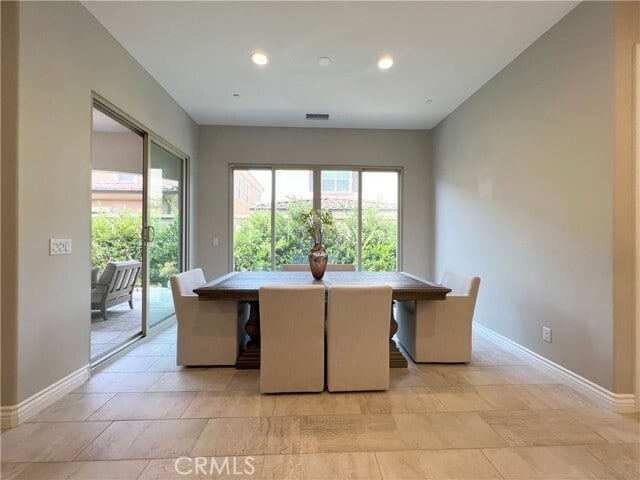 Building Photo - 104 Cordial