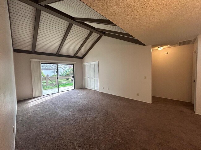 Building Photo - 6090 Montgomery Ct