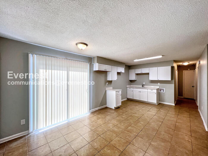 Building Photo - 2645 Eastbrook Dr