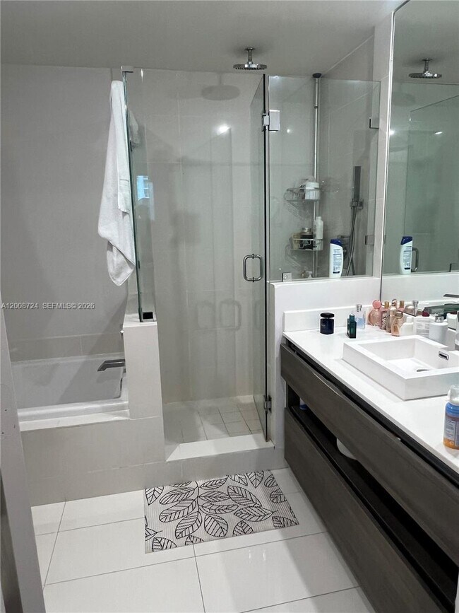 Building Photo - 1100 S Miami Ave