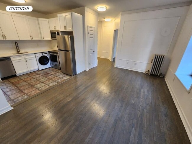 Primary Photo - 2647 Broadway