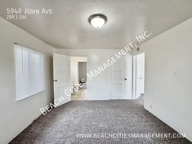 Building Photo - 5948 John Ave