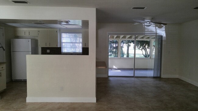 Building Photo - 3 Bedroom, 2 Bath in Idylwild area