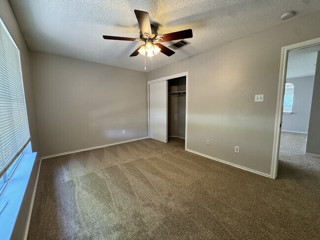 Building Photo - 1008 Aransas Cove