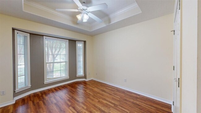 Building Photo - 327 Bernburg Ln